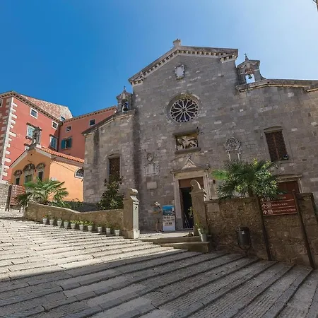 Amazing In With Outdoor Swimming Pool Vakantiehuis Labin (Istria)