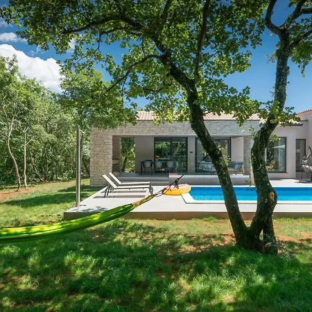 Amazing In Labin With Sauna בית נופש